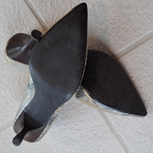 Preview International Metalic Snake Print Leather Pumps - Picture 5 of 9